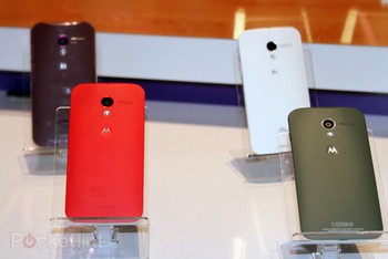 Moto X dibanderol USD 199,99 untuk versi 16 GB dan USD 249 untuk 32 GB. Eit, jangan salah, itu dengan embel-embel paket kontrak operator selama dua tahun. Sebagai langkah awal baru pasar Amerika Serikat yang bakal disambangi. (kredit foto: pocket lint)