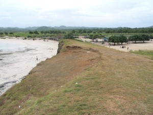 Tanjung Aan Lombok, Satu Pantai Dua Jenis Pasir