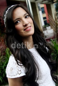 Meski sudah beberapa kali syuting, istri Ardie Bakrie itu mengaku masih sering tak percaya diri. Gus Mun/detikHOT.