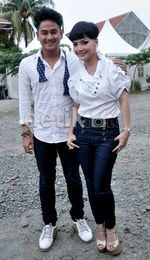 Dwi Andhika dan Irma Dharmawangsa Tampil Serasi