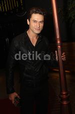 Man in Black, Indra Bruggman