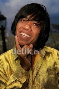 Pose centil Pak Tarno.