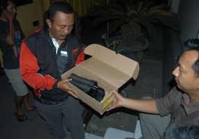 Truk Boks Muat Puluhan Senjata Pelontar Diamankan