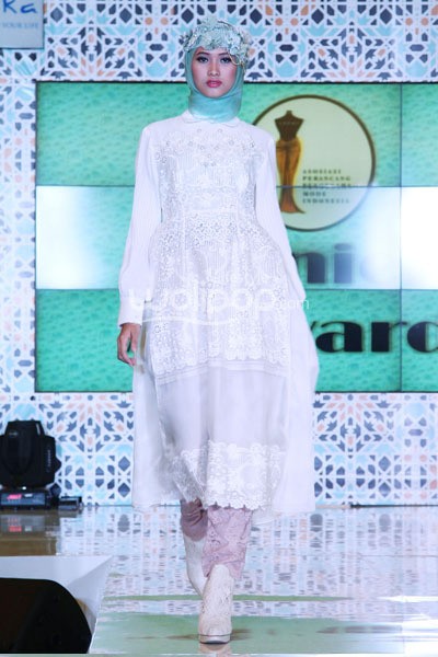 Jakarta - Indonesia. Nuniek Mawardi Ramadhan Runway 2014 at Grand Atrium Kota Kasablanka. 27 Juli 2013. Jakarta. [Foto: Mohammad Abduh/Wolipop]