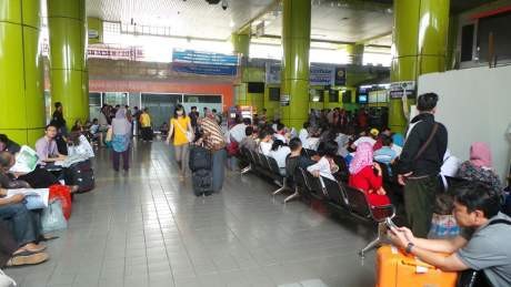 H-5 Lebaran, Stasiun Gambir Masih Lengang