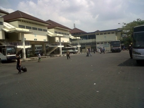Terjebak Macet, Bus-bus Tujuan Yogya Telat 6 Jam