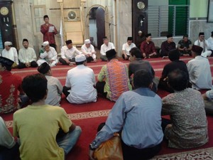 Bukber di Tanah Abang, Wali Kota Jakpus Ajak PKL Lancarkan Lalin