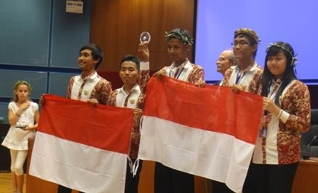 Putera-puteri RI Juarai Olimpiade Astronomi Astrofisika di Yunani