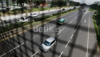 Lalu lintas di tol Padaleunyi lancar.
