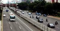 Tidak ada kemacetan dan antrean kendaraan.