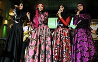 Nia pun menggaet Reihanna, Nenk Zee dan Ina Rovi untuk membentuk Fatima Voice.