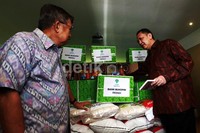 Bantuan tersebut berupa 1.000 paket sembako.
