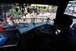 Bus NPM Pasang Jaring Besi Hindari Lemparan Batu