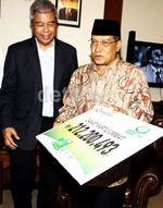 Smartfren Bayar Zakat Ke PBNU
