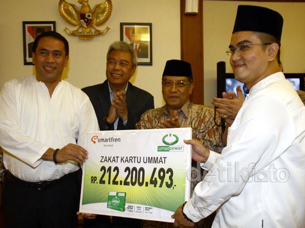 Smartfren Bayar Zakat Ke PBNU