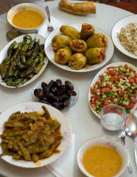 Hari-hari Terakhir Puasa Asupan Makanan Tetap Perlu Dijaga