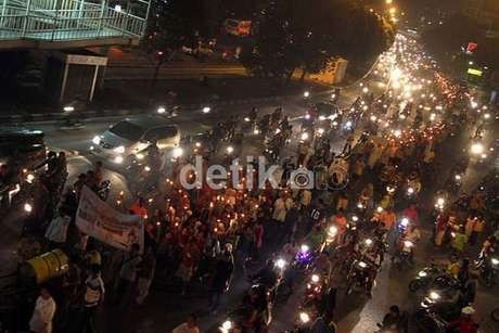 Malam Takbiran Jakarta Diguyur Hujan