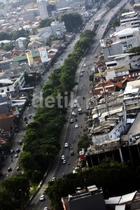 Jalan dikawasan Jembatan Lima juga terlihat sepi. Lamhot Aritonang/detikFoto.