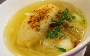 Pempek Ny. Kamto: Sedap Gurih Pempek Asli Ulu 10 yang Diracik di Solo