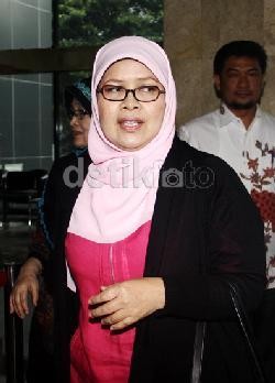 Keluarga Jenguk Rusli Zainal di Rutan KPK