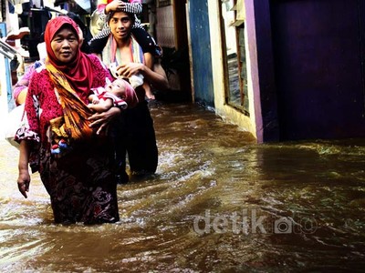 Lebaran di Tengah Banjir