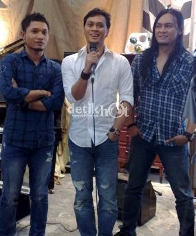 Demi Kebersamaan, Andra and The Backbone Tak Manggung Saat Lebaran