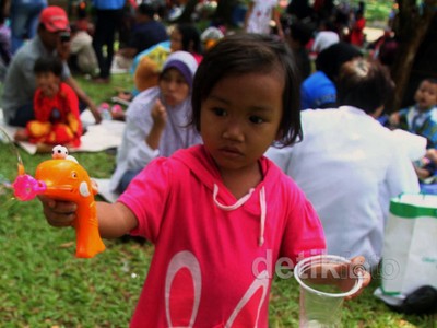 Pengunjung Ragunan Membludak