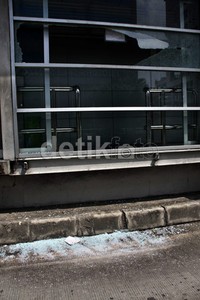 Halte Transjakarta Cawang-Ciliwung juga ditembak. Lamhot Aritonang/detikFoto.