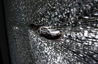 Kaca-kaca di halte tersebut sebenarnya baru tiga bulan diganti. Lamhot Aritonang/detikFoto.