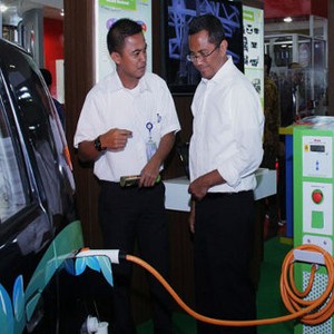 KTT APEC Diramaikan Mobil dan Bus Listrik, PLN Siapkan Stasiun Pengisian
