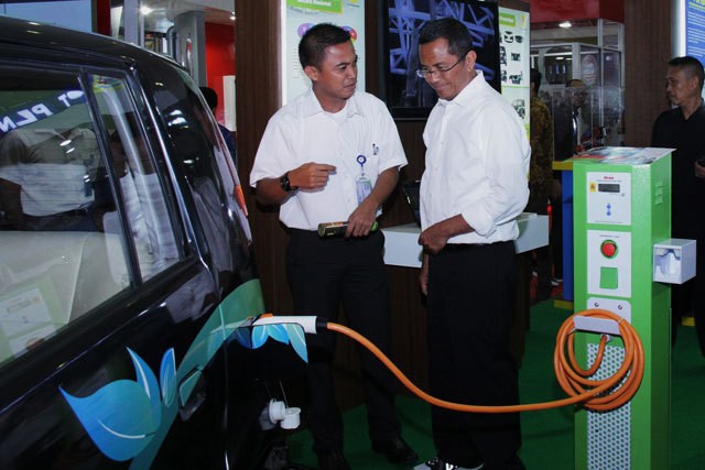 KTT APEC Diramaikan Mobil dan Bus Listrik, PLN Siapkan Stasiun Pengisian