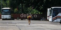 Hanya ada beberapa bus yang memarkirkan kendaraannya di Terminal Lebak Bulus.