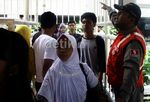 Penumpukan Penumpang di Halte Dukuh Atas