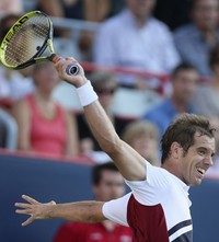 Djokovic menang dua set langsung menang 6-1 dan 6-2. REUTERS/Christinne Muschi.