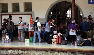Hari Ini 6 Ribuan Pemudik Turun di Stasiun Gambir