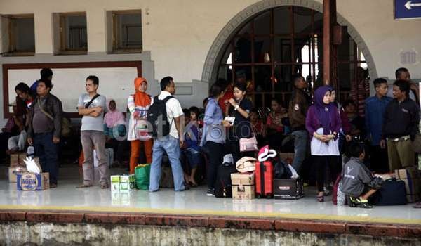 Hari Ini 6 Ribuan Pemudik Turun di Stasiun Gambir