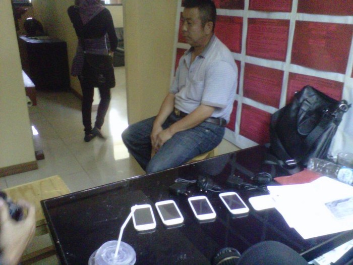 Jual Ponsel Samsung Palsu, WNA Asal China Ditangkap Polisi