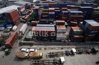 Wakil Menteri Keuangan (Wamenkeu) Mahendra Siregar Klaim Tumpukan Kontainer di Priok Sudah Berkurang 50%     