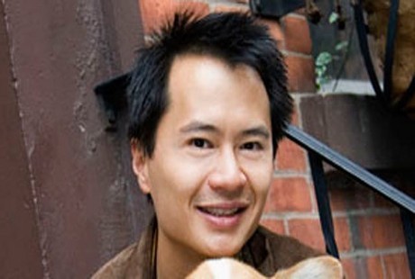  Sayembara Cari Istri, Dokter Ini Tawarkan Operasi Lasik Gratis