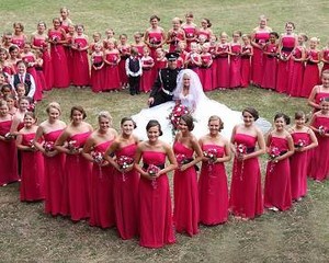 80 Pengiring Pengantin Iringi Upacara Pernikahan Dua Mempelai Ini