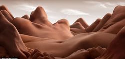 Bodyscapes, Pesona Bukit Pasir dari Tubuh Manusia
