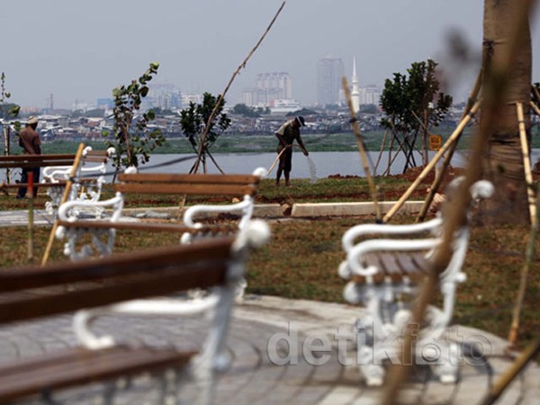 Taman Waduk Pluit Tahap I Hampir Rampung