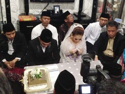 Foto-foto Akad Nikah Ayu Ting Ting