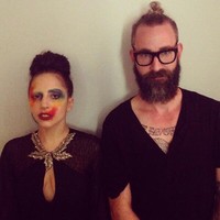 This is me and @djws we wrote and produced 'Applause' together. We are so happy today, we love making music for you! tulis Lady Gaga di akun Twitter-nya. (Twitter)