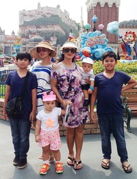 Tak hanya Lotte World, KD dan Yuni Shara juga mengajak anak-anak berlibur ke Everland. (dok. Pribadi)