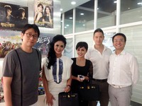 KD dan Yuni Shara saat mengunjungi Fantagio Industries Management Entertainment. (dok. Pribadi)