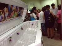 Menurut sang putra, Arto, Krisbiantoro meninggal dalam keadaan duduk di samping burung peliharaannya.