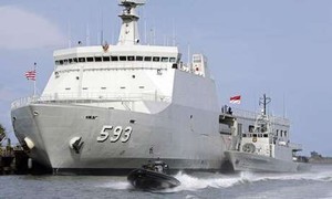 Lepas KRI Banda Aceh, Wamenhub Titip Cerita Serunya Mudik Naik Kapal Perang