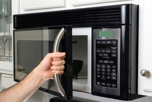 5 Masalah Kesehatan yang Mengintai Akibat Penggunaan Microwave