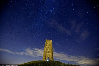 Pemandangan Hujan Meteor yang Menakjubkan